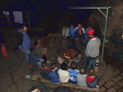 <p>Gruselgeschichten am Lagerfeuer - da wurds manch einem mulmig !</p>