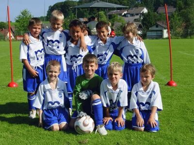 <p>Im letzten Jahr kam unsere Bambini Mannschaft bis ins Finale.</p> <p>von links nach rechts:</p> <p>Marius, Loris, Darnell, Elias, Pascal -  vorne Linus, Sven, Sebastian und Paul.</p>