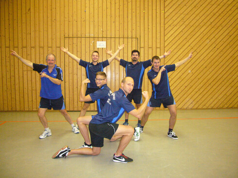 Die  1. Herrenmannschaft der SF Goldscheuer 2014/15 stehend von rechts: Bernd Schaub, Vladi Klein, Claudius Maier und Oliver Haas. vorne Michi Mang und Timo Udri. 